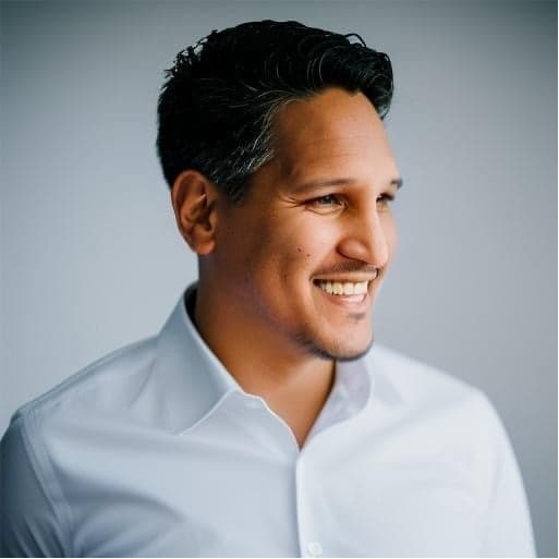 headshot of cliff simon