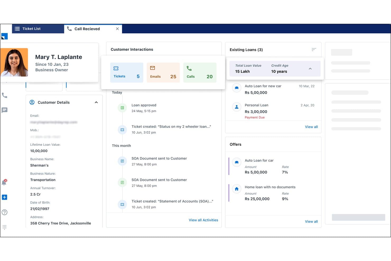 LeadSquaredin CRM-koontinäyttö, jossa näkyvät asiakasprofiili, lainat, vuorovaikutukset ja tarjoukset.