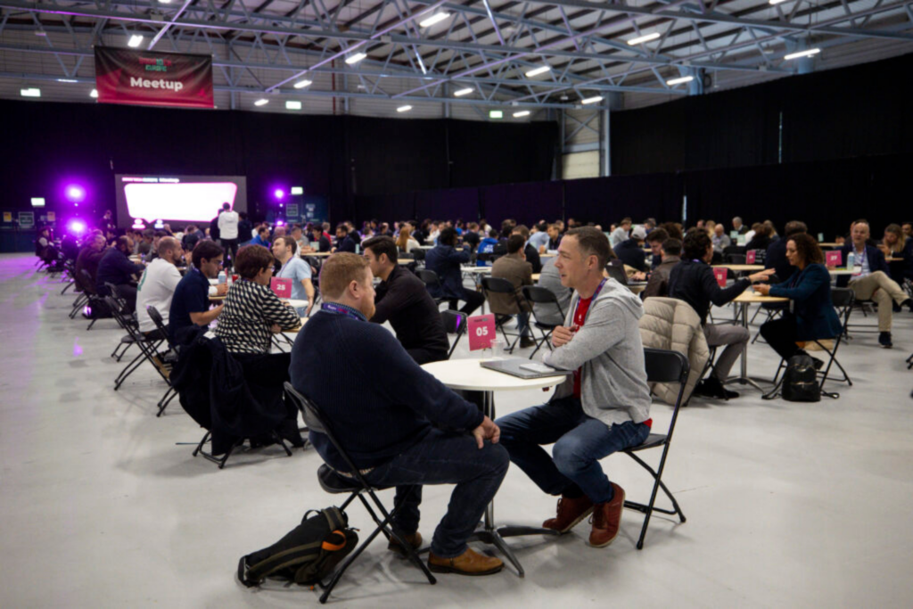 1:1 meeting with founders and buyers at the SaaStock USA conference